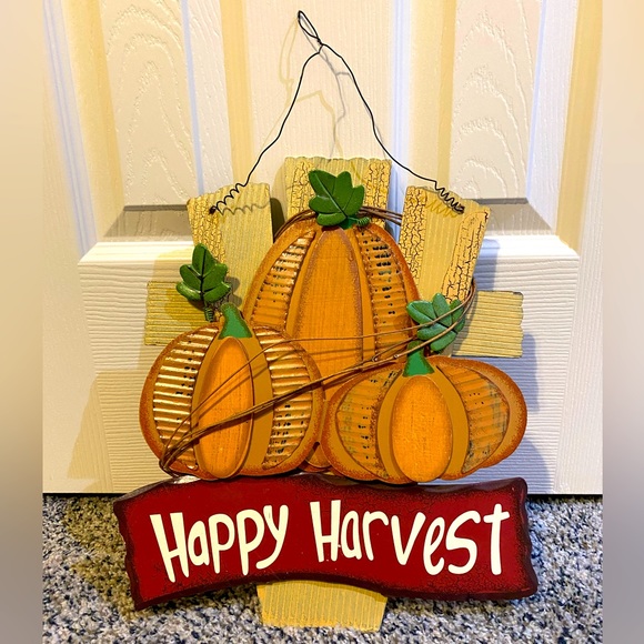 “Happy Harvest” fall hanging home decor sign - Picture 1 of 3